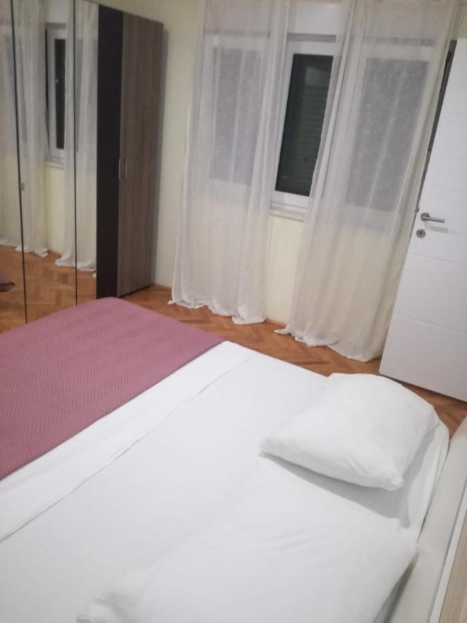 Apartmani Ivica Martic Duće Exteriér fotografie