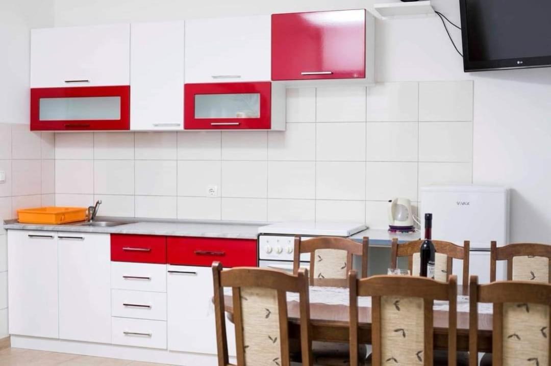 Apartmani Ivica Martic Duće Exteriér fotografie