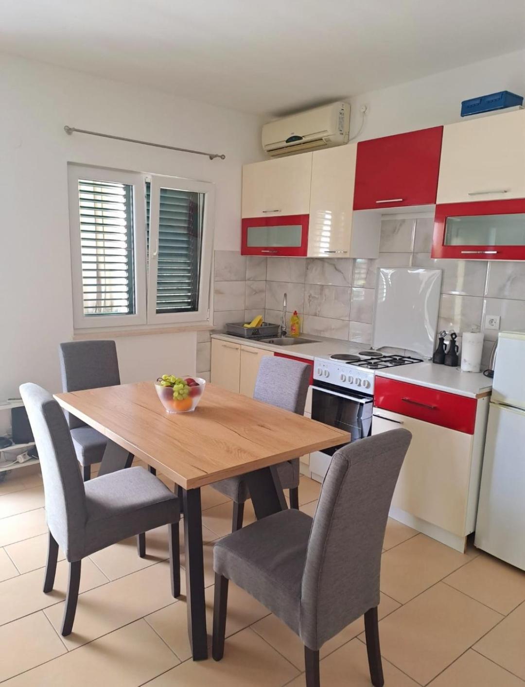 Apartmani Ivica Martic Duće Exteriér fotografie